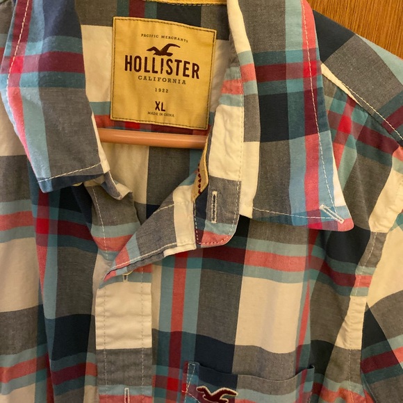 Hollister button down - Picture 2 of 2